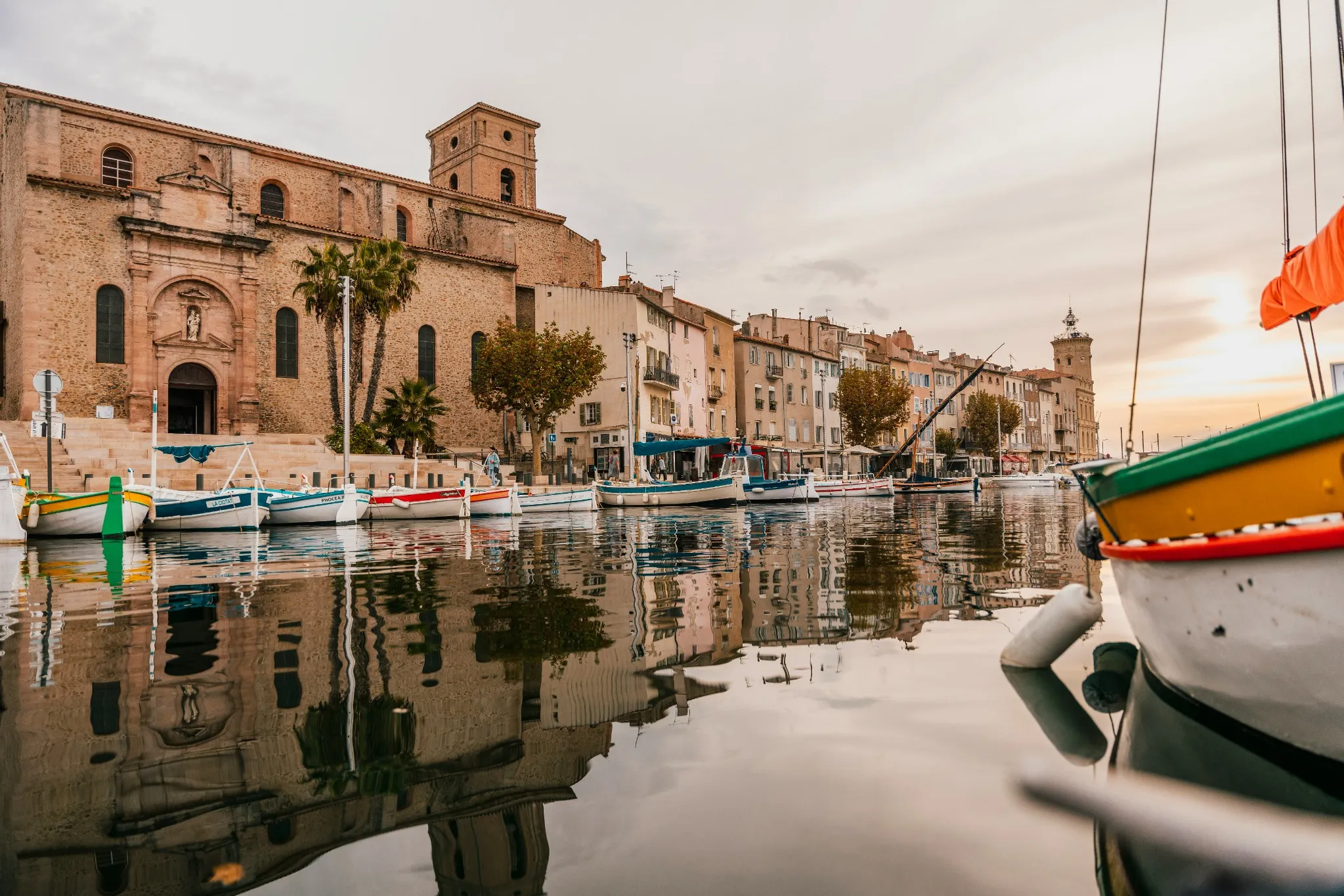 La Ciotat : Une Destination Authentique et des Services de Transport de Qualité