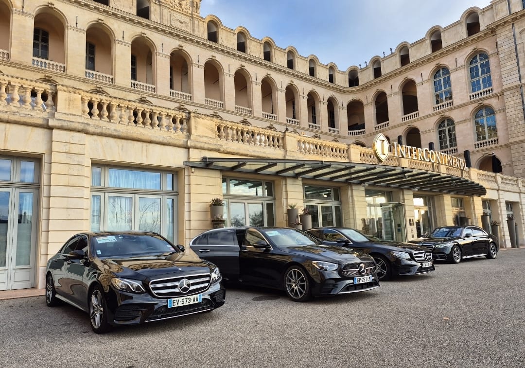 Les Meilleurs Hôtels de Luxe à Marseille et Comment s’y Rendre en VTC ou Taxi 🚖