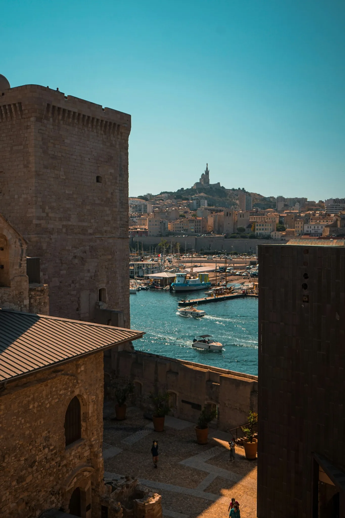 Partie 1 - Marseille et ses secrets ne sont plus qu'à une reservation de vous !