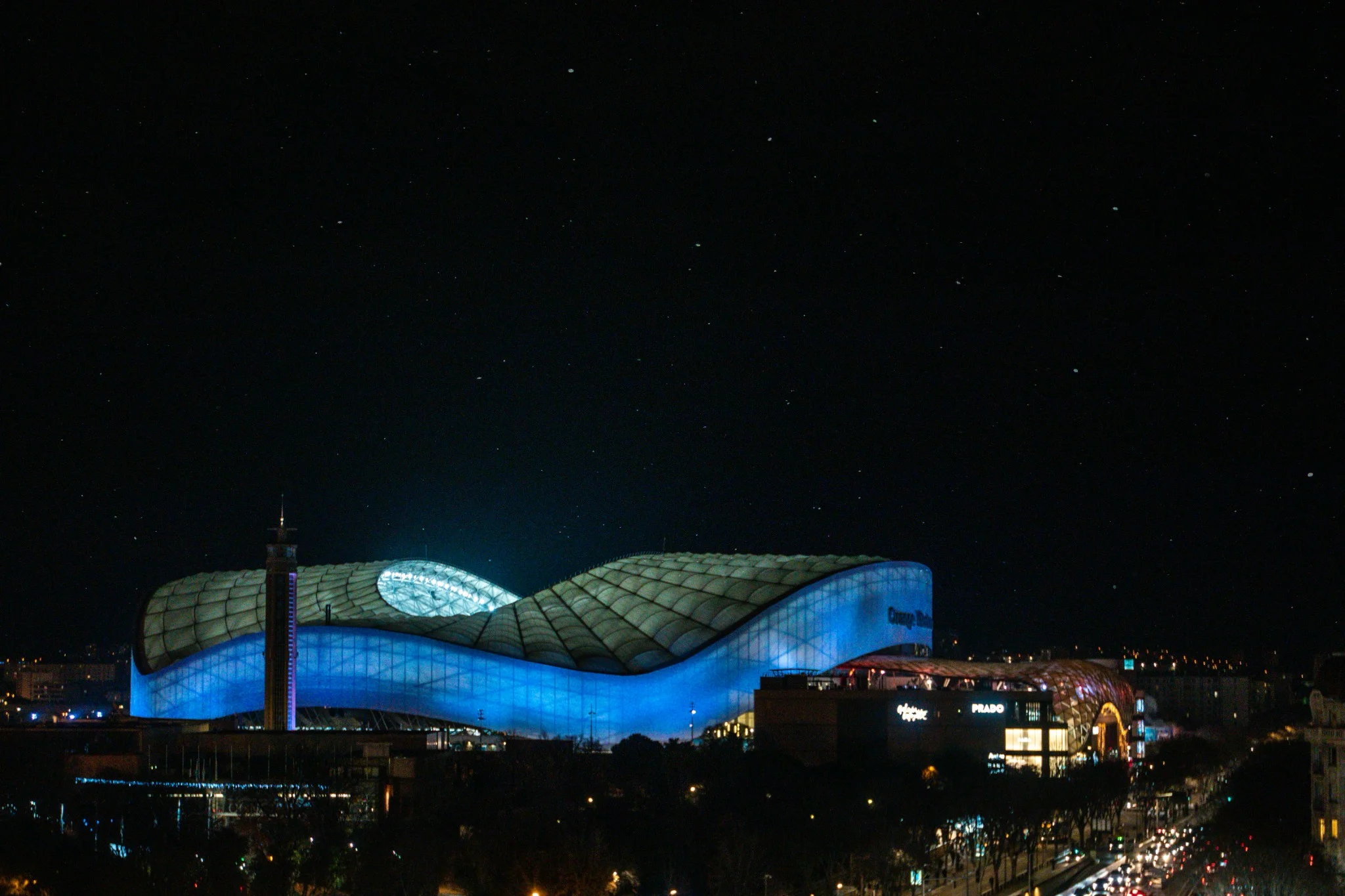 L’Olympique de Marseille 2024-2025 : Plongée au cœur de la ferveur et des enjeux. Découvrez votre solution de transport en taxi et vtc à Marseille